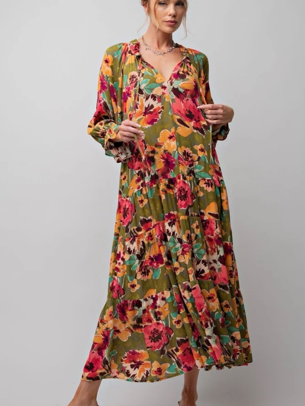 NWT Easel Sabrina Olive Rose Printed 3/4 Sleeve Dress Size Small Tiered